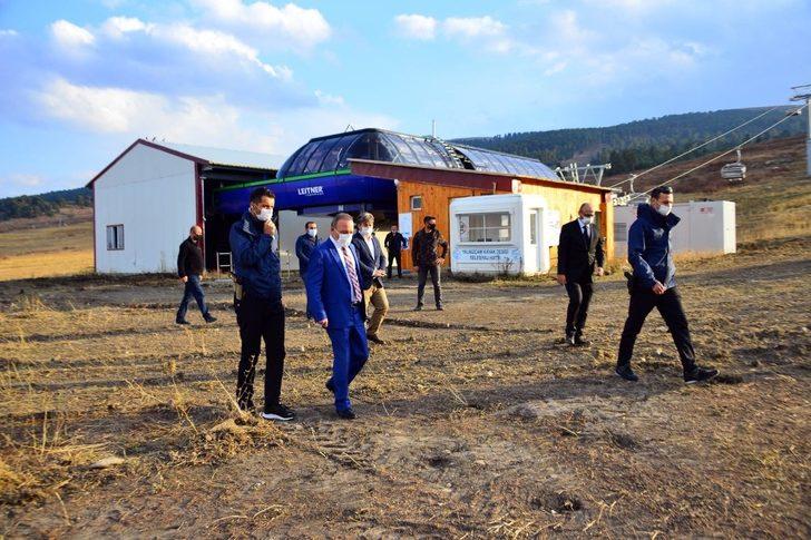 Vali Hüseyin Öner, Yalnızçam Kayak Merkezinde sezon hazırlıklarını yerinde inceledi G1