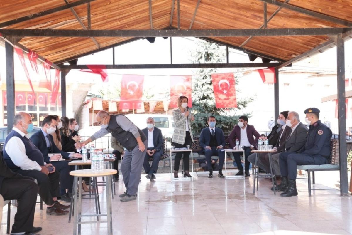 Vali Becel, k&ouml;y ziyaretlerine devam ediyor