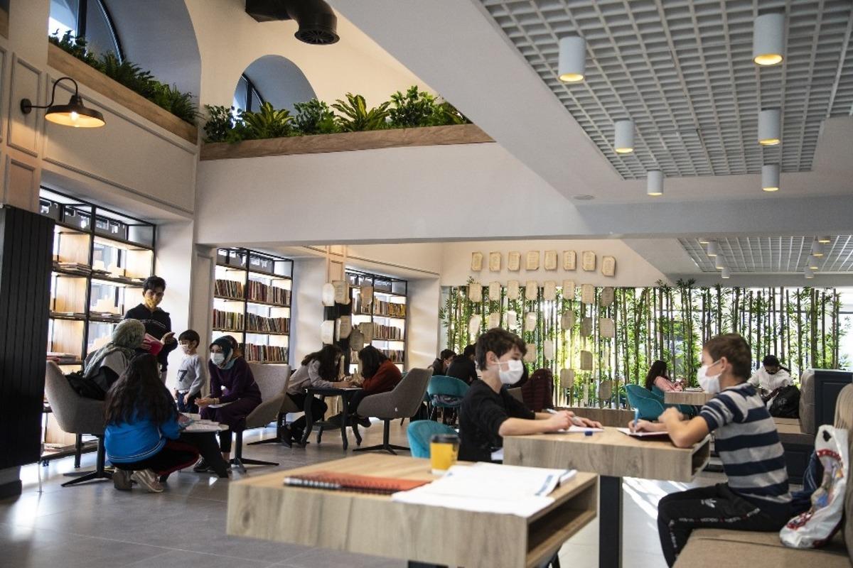 Talas K&uuml;lt&uuml;r Merkezi ve 7/24 K&uuml;t&uuml;phane yoğun ilgi g&ouml;r&uuml;yor