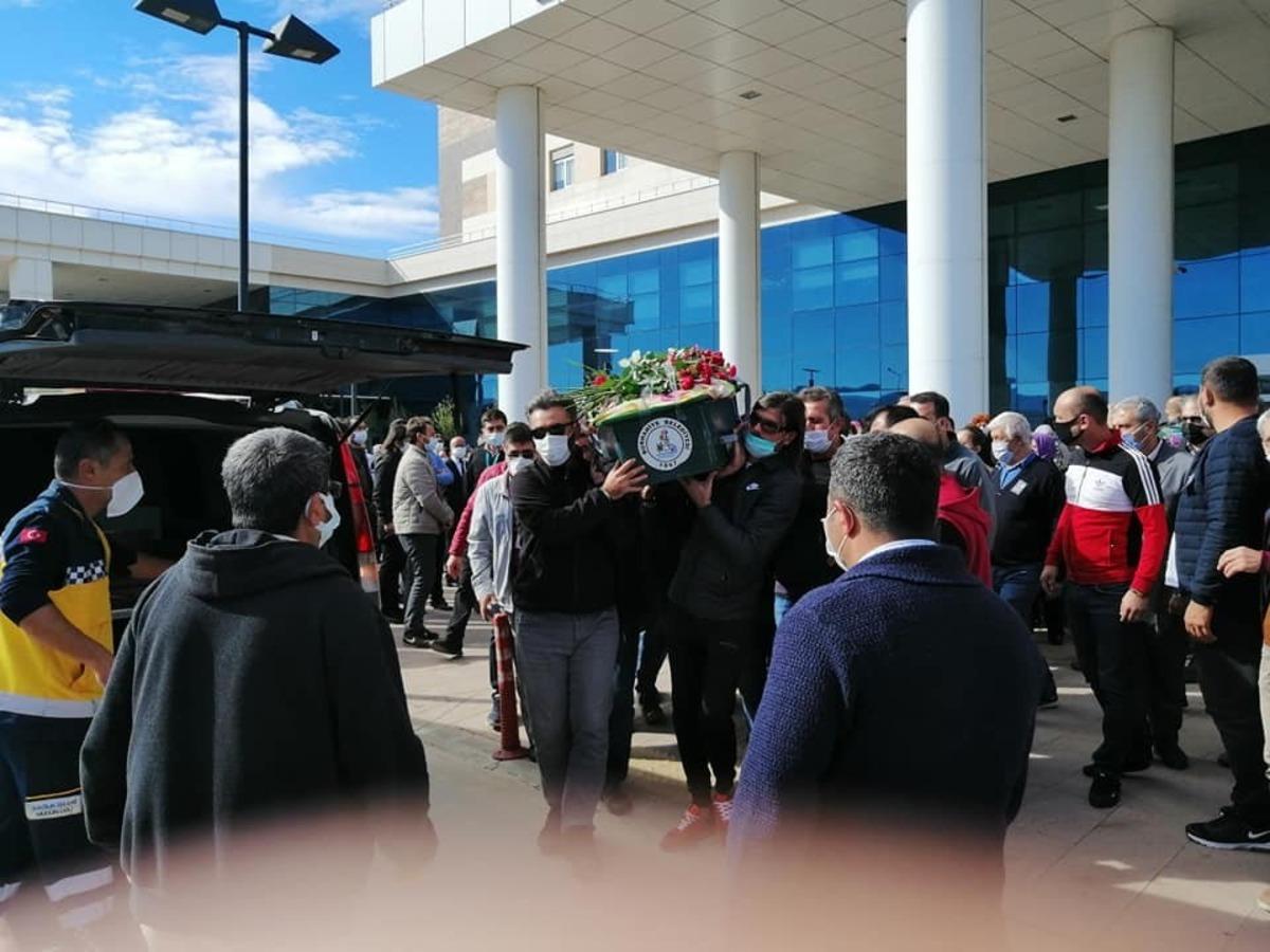 Burhaniye&rsquo;de hayatını kaybeden acil servis doktoru Berna Tuncel  toprağa verildi