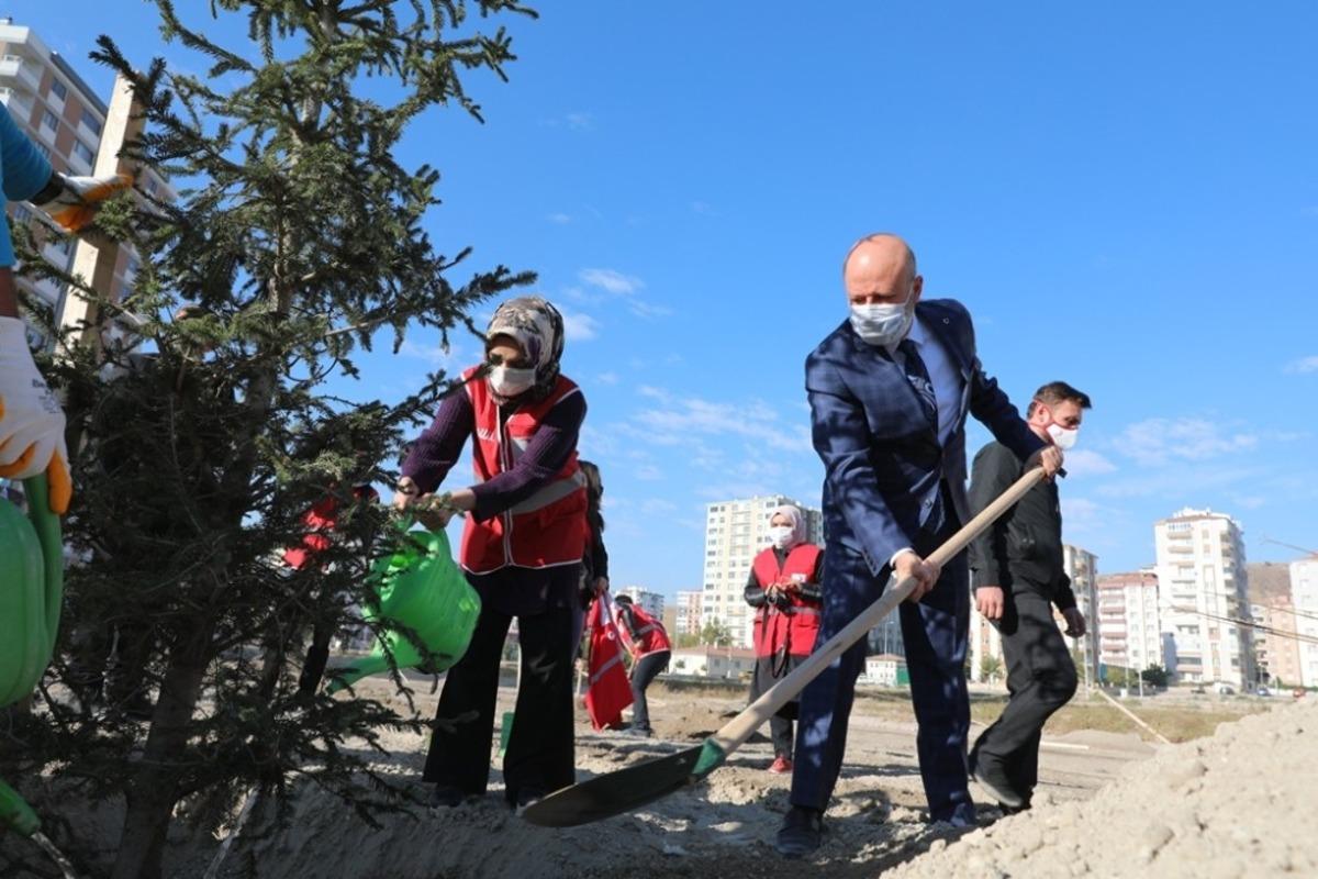 Başkan &Ccedil;olakbayrakdar: &ldquo;Deprem, bir kez daha kentsel d&ouml;n&uuml;ş&uuml;m&uuml;n &ouml;nemini g&ouml;sterdi&rdquo;