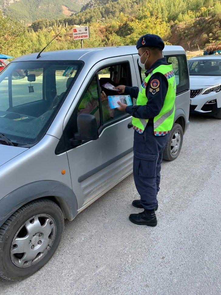 Adana’da emniyet kemeri takmayan sürücülere para cezası G4