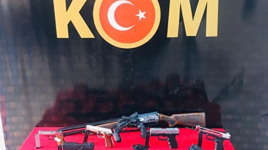 Gaziantep ve Adıyaman’da kaçak silah operasyonu: 10 gözaltı