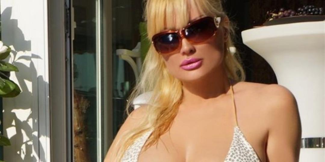 Adnan Oktar'ın kediciği T&uuml;lay Kumaş&ccedil;ı &ccedil;ırıl&ccedil;ıplak poz verdi