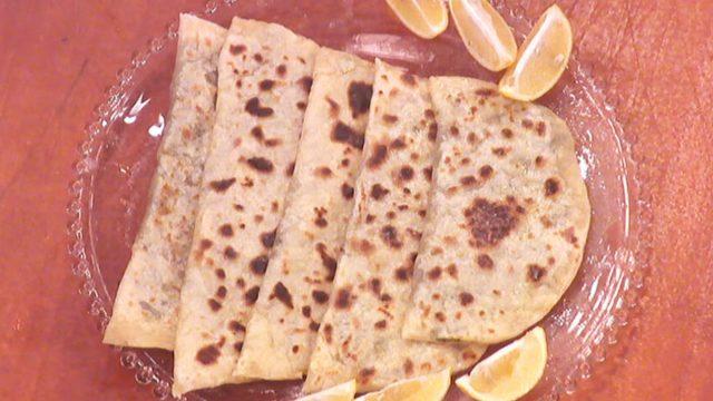 Tahinli ıspanaklı sac böreği nasıl yapılır? Gelinim Mutfakta tahinli ıspanaklı sac böreği tarifi, malzemeleri ve yapılışı!