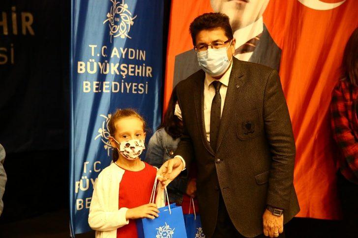 Büyükşehir Belediyesi’nin “Cumhuriyet Bayramı” temalı yarışmasında 90 tablet armağan edildi G2