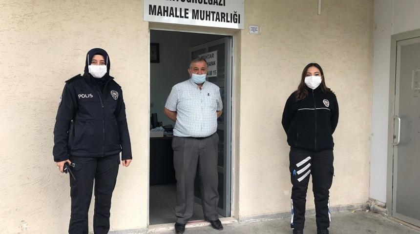 Polisler huzurun arttırılması i&ccedil;in muhtarlarla bir araya geldi