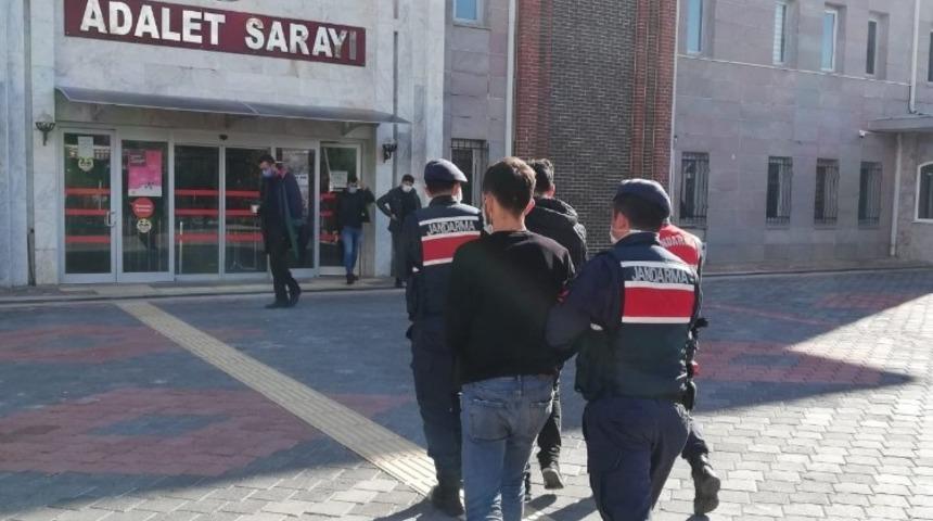Isparta&rsquo;da &ccedil;aldıkları ke&ccedil;ileri Burdur&rsquo;da sattılar
