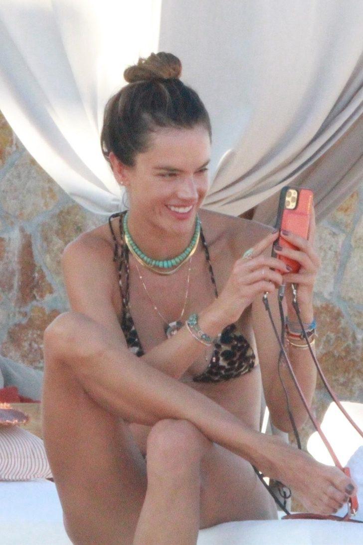 Alessandra Ambrosio'nun Meksika kaçamağı G5