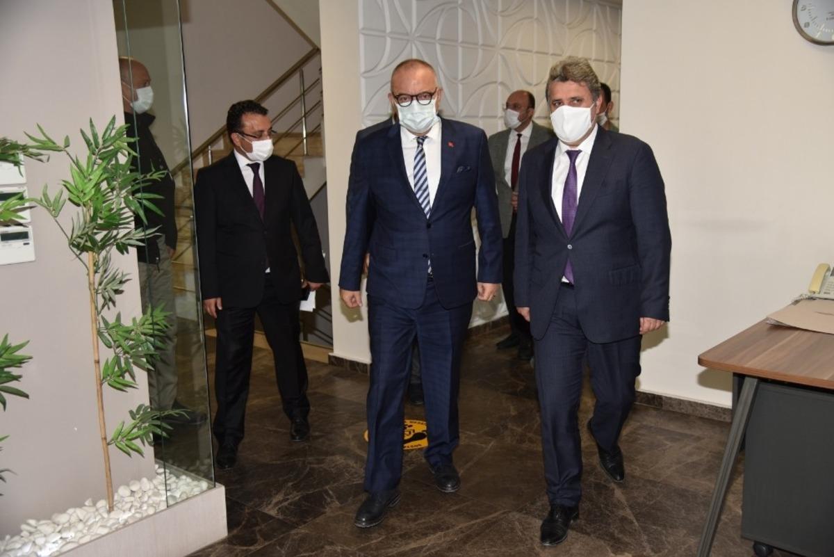 Başkan Erg&uuml;n misafirlerini ağırladı