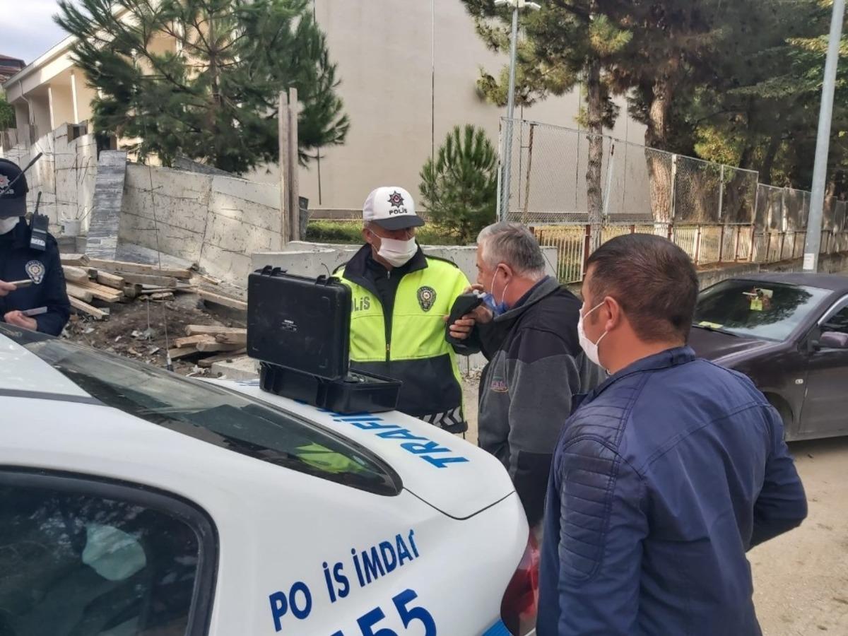 Bilecik&rsquo;te minib&uuml;s&uuml;n &ccedil;arptığı yaya yaralandı