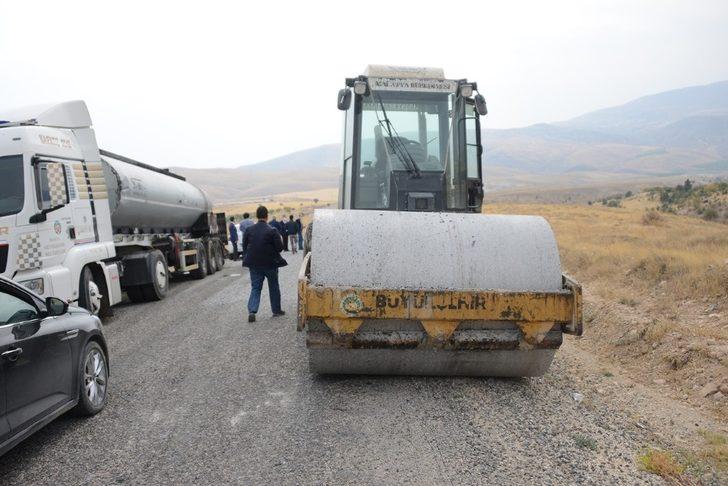 Malatya kırsalında 4 mahallenin grup yolunu asfaltladı G1