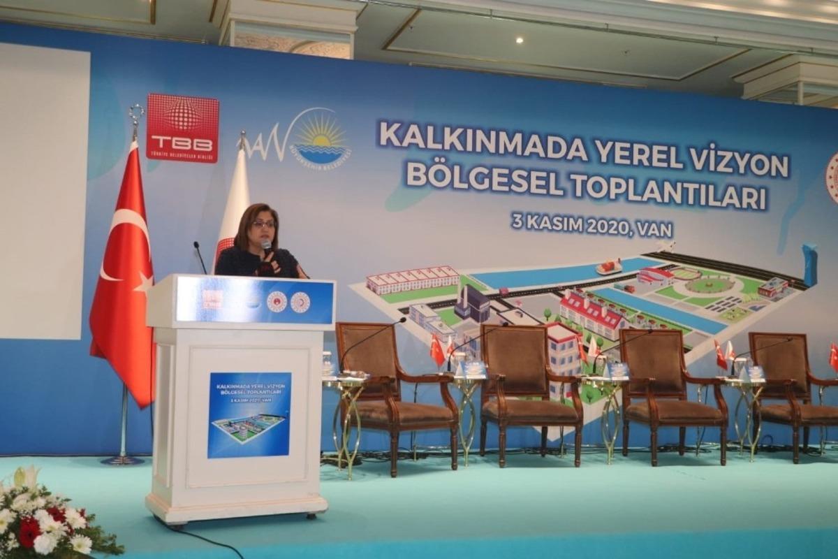 Fatma Şahin Van&rsquo;da deprem master planına dikkat &ccedil;ekti