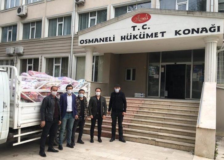 İzmir’deki depremzedelere yorgan desteği G1