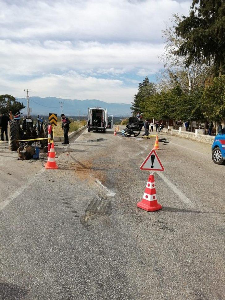 Aydın’daki kazada traktör ikiye ayrıldı G4