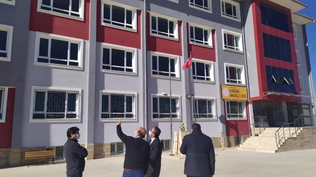 Kaymakam Y&uuml;cel okulları denetledi