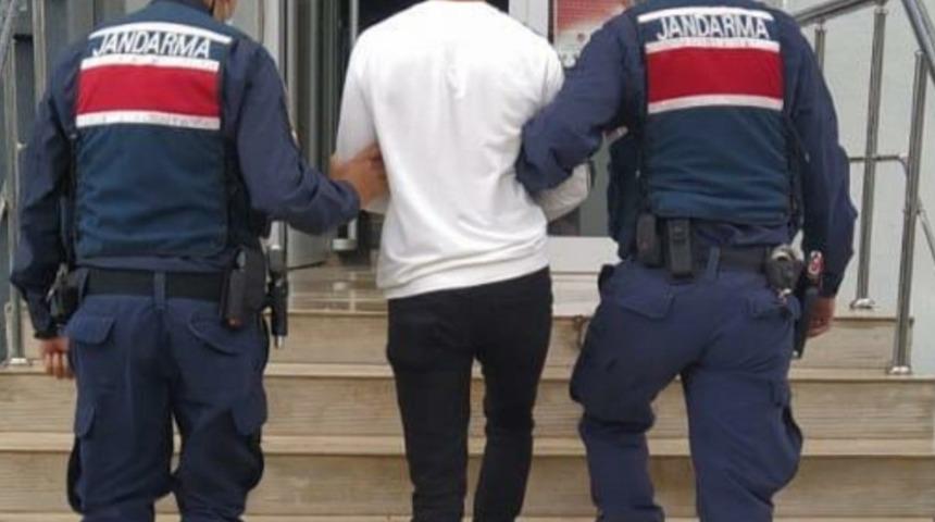 4 yıl 10 ay hapis cezası bulunan şahıs jandarma tarafından yakalandı
