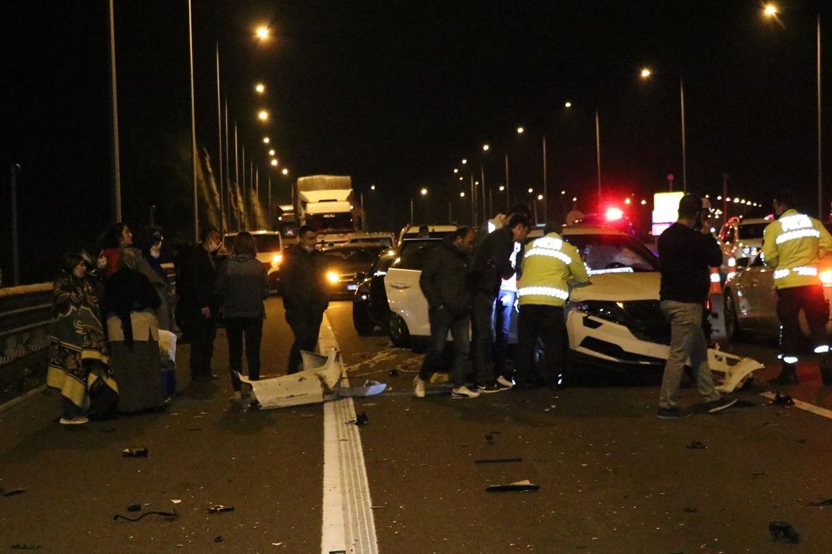 G&Uuml;NCELLEME - Anadolu Otoyolu'nda zincirleme trafik kazası: 9 yaralı