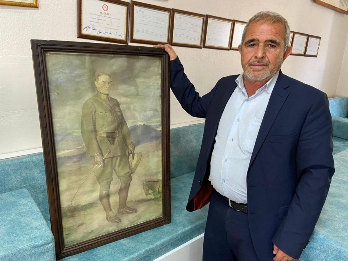 (&Ouml;zel) Muhtarlıktaki bu tabloya nesillerdir g&ouml;z&uuml; gibi bakıyorlar