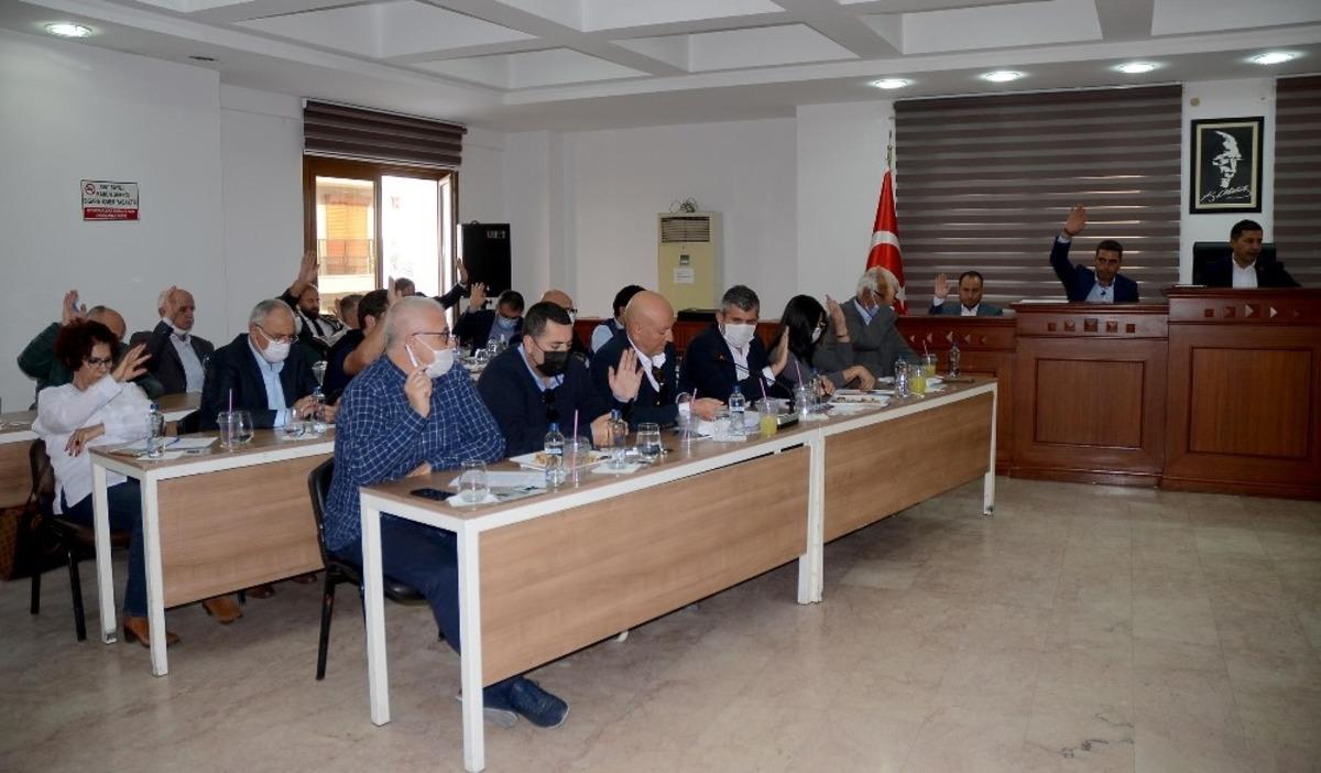 Kuşadası Belediye Meclisi&rsquo;nde mobil ikram aracı tartışması