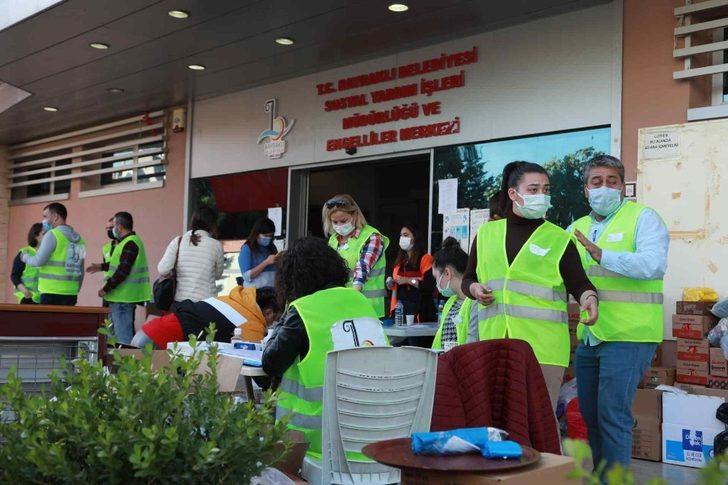 Bayraklı’nın gönüllü ordusu gece gündüz çalışıyor G1