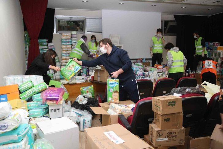 Bayraklı’nın gönüllü ordusu gece gündüz çalışıyor G3