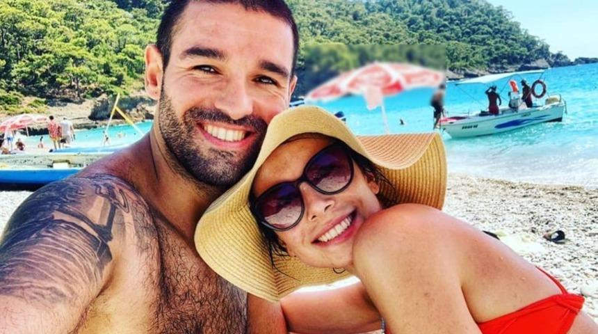 İzmir'deki depremde hayatını kaybeden Ali Çağın Kaygusuz'un nişanlısı Özlem Zayıfoğlu'ndan yürek yakan paylaşım