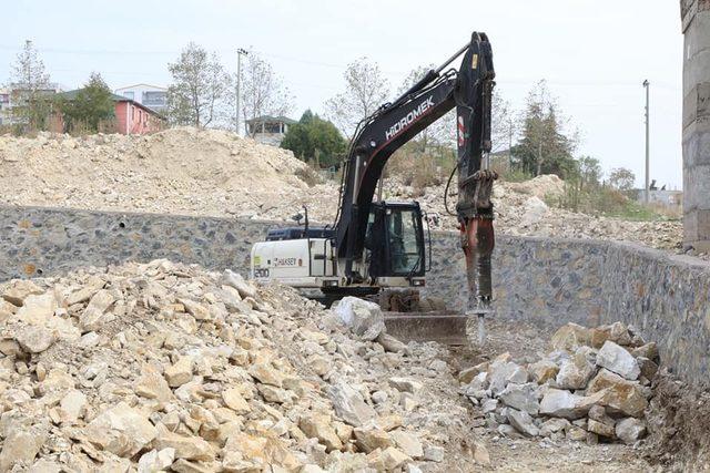 Diliskelesi halı saha ve sosyal tesis inşaatı başladı