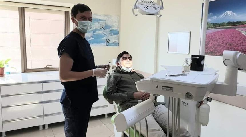 Şuhut’ta aylardır beklenen diş hekimi görevine başladı