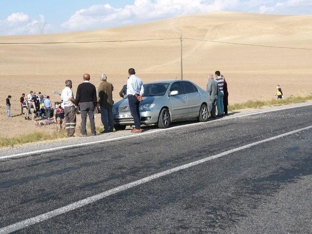 Virajı alamayan otomobil takla attı: 3 yaralı