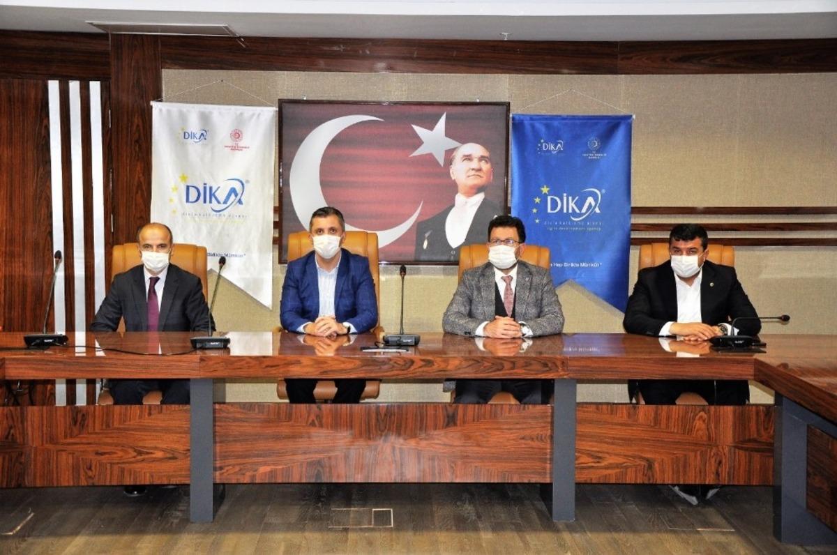 Uludere Gezen Tavuk&ccedil;uluk Projesinin protokol&uuml; imzalandı