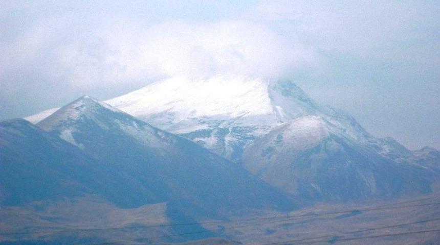 Posof dağları beyaza büründü