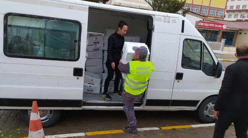 &Uuml;rg&uuml;p Belediyesi&rsquo;nden İzmir&rsquo;e gıda yardımı