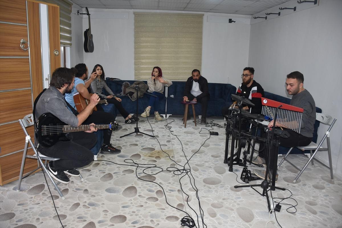 Şırnaklı gen&ccedil;lerin hedefi ses yarışmasında T&uuml;rkiye birinciliği