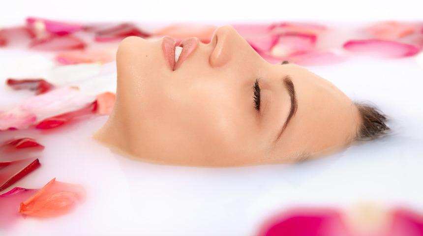 Bu tarifle cildiniz 3 günde parlayacak! Gül suyu... 