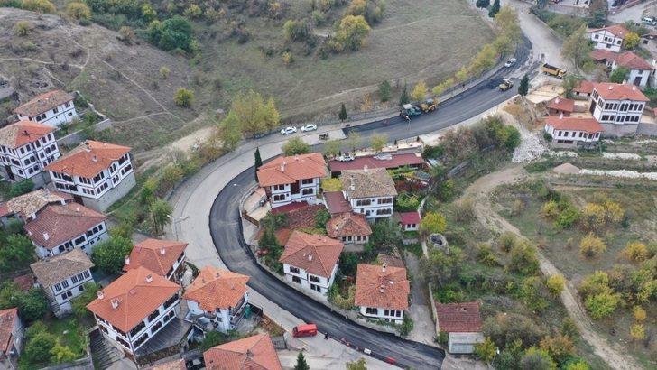 Safranbolu’da Tarihi Çarşı bölgesine sıcak asfalt seriliyor G1