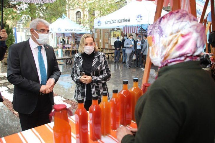 Güder, Hanımeli Pazarı’nı gezerek alışveriş yaptı G2