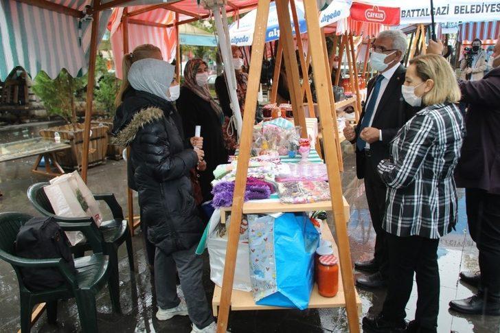 Güder, Hanımeli Pazarı’nı gezerek alışveriş yaptı G3