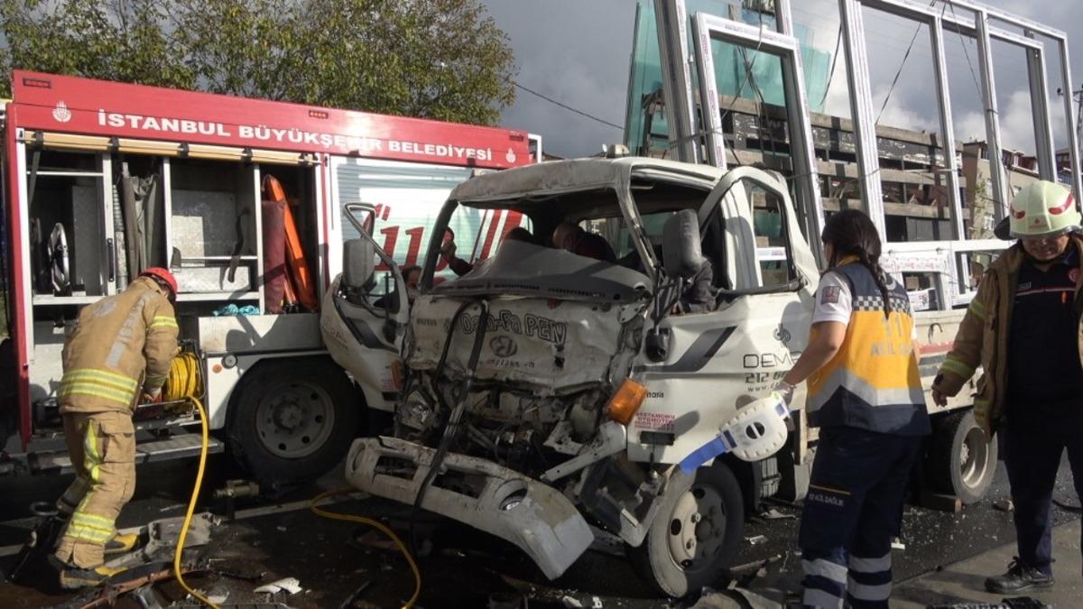 Arnavutk&ouml;y&rsquo;de feci kaza: 3 yaralı