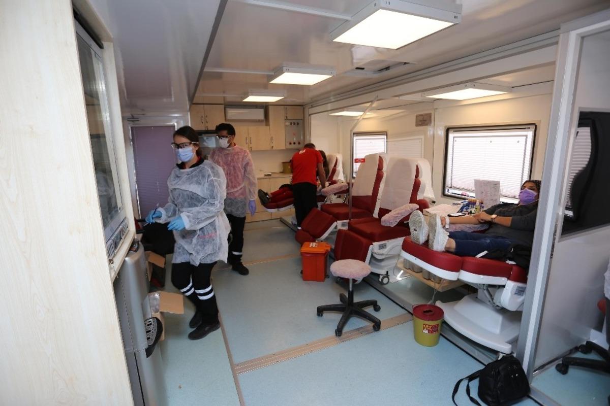 Kepez&rsquo;den Kızılay&rsquo;a destek