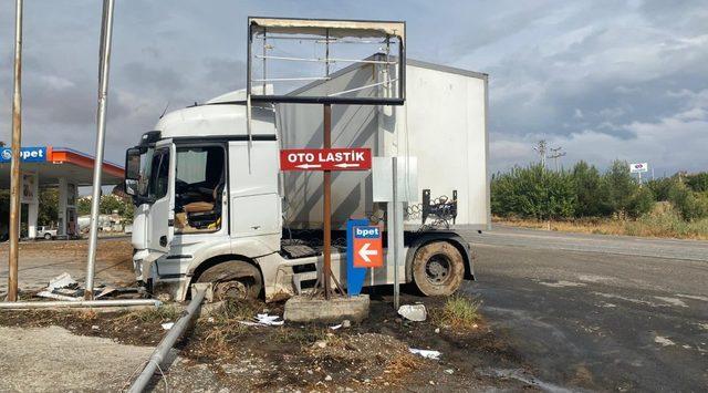 Börgenek virajında yine kaza meydana geldi