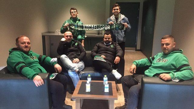 Kocaelisporlu taraftarlardan Hürriyet’e loca teşekkürü