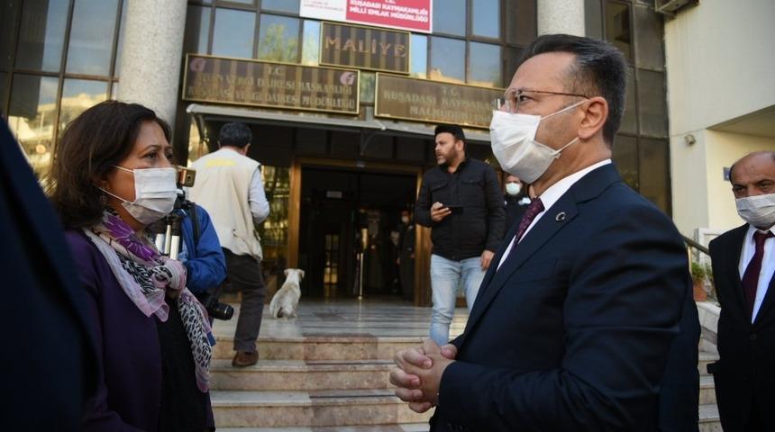 Vali Aksoy, Kuşadası’ndaki maliye binasında inceleme yaptı