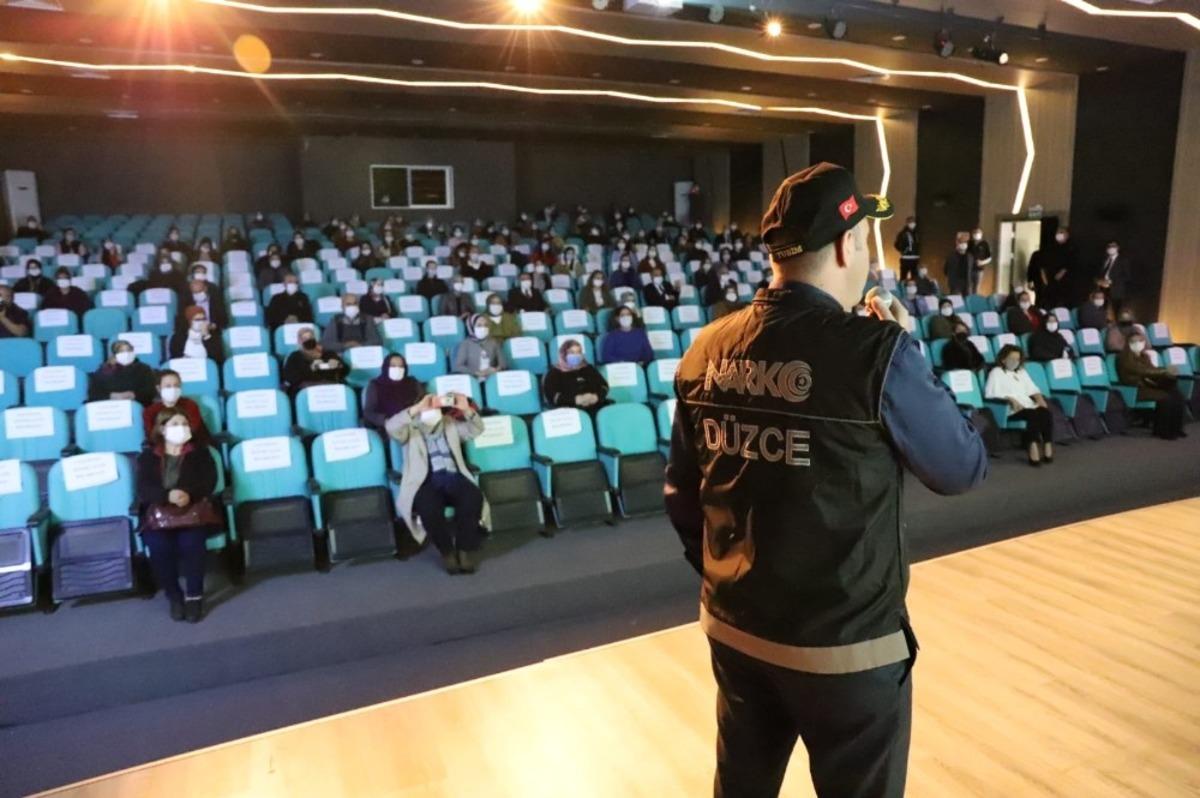 &ldquo;En İyi Narkotik Polisi, Anne" projesi D&uuml;zce&rsquo;de başladı