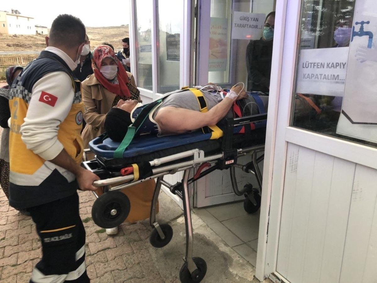 Otomobil  tarlaya u&ccedil;tu: 1 &ouml;l&uuml; 1 yaralı