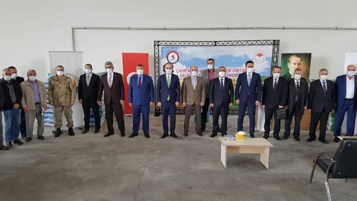 Vezirk&ouml;pr&uuml;&rsquo;de &ccedil;ift&ccedil;ilere tohum desteği