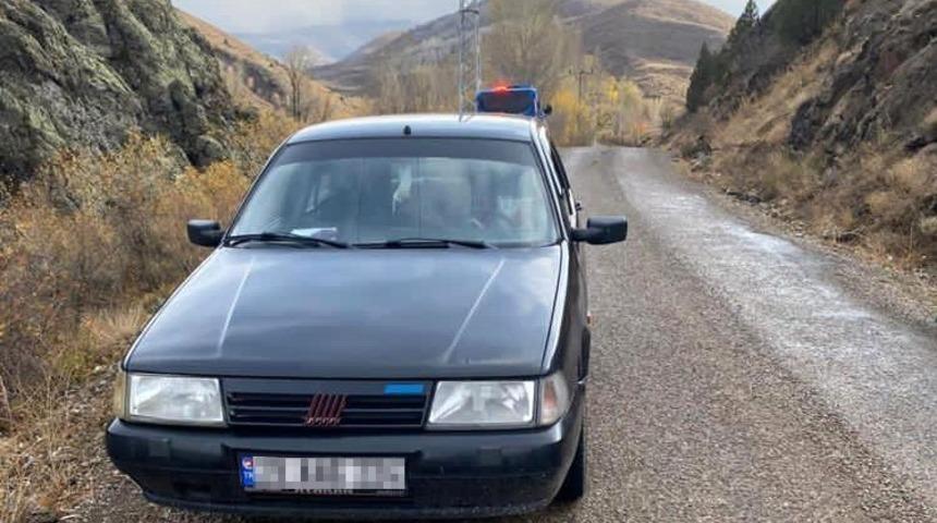 Otomobilinin içinde silahla öldürüldü