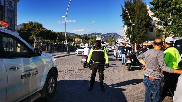 Marmaris’te trafik ekipleri kural tanımayanları denetliyor G3