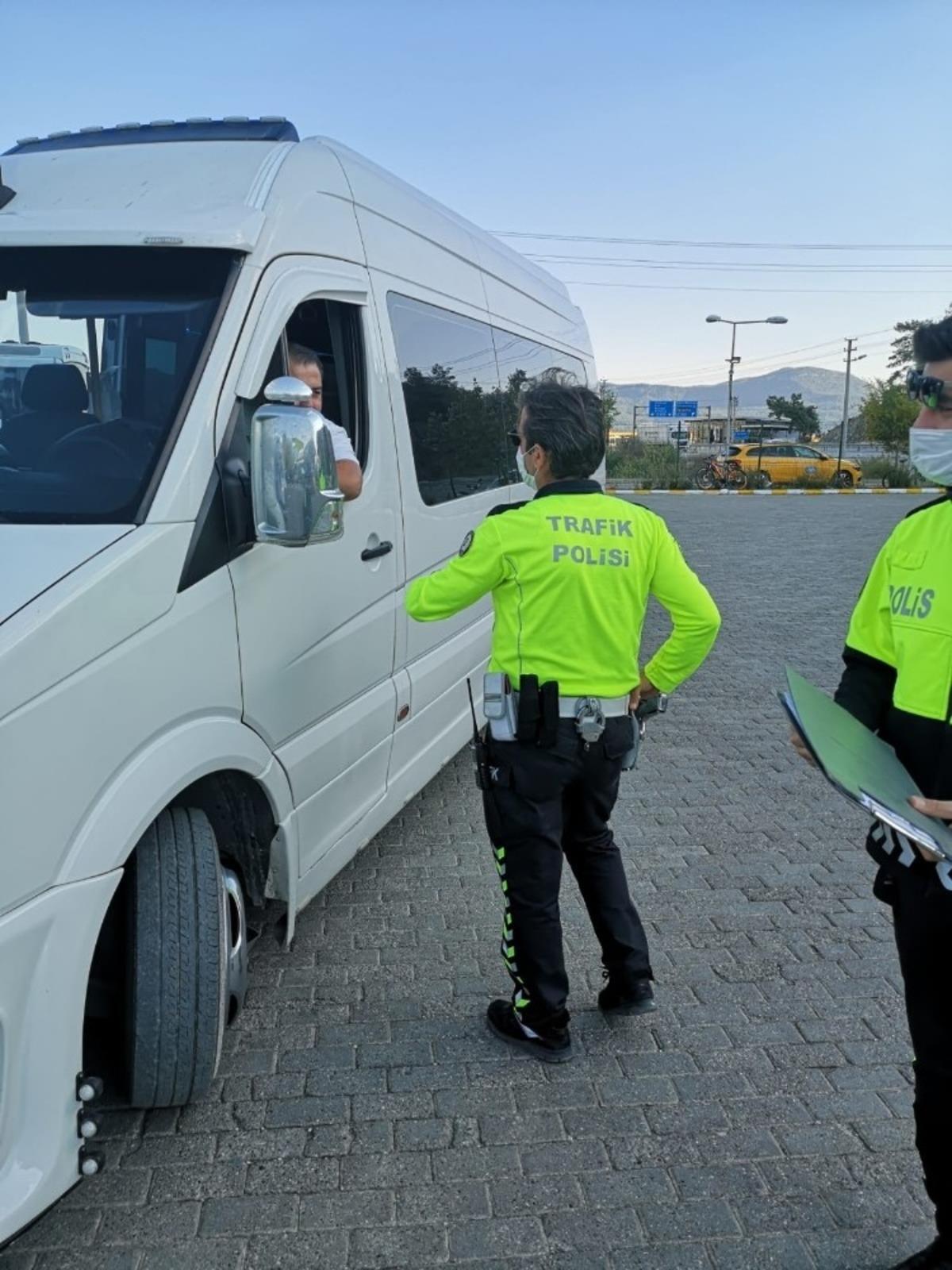 Dalaman&rsquo;da yolcu ara&ccedil;larına korona vir&uuml;s denetimi yapıldı