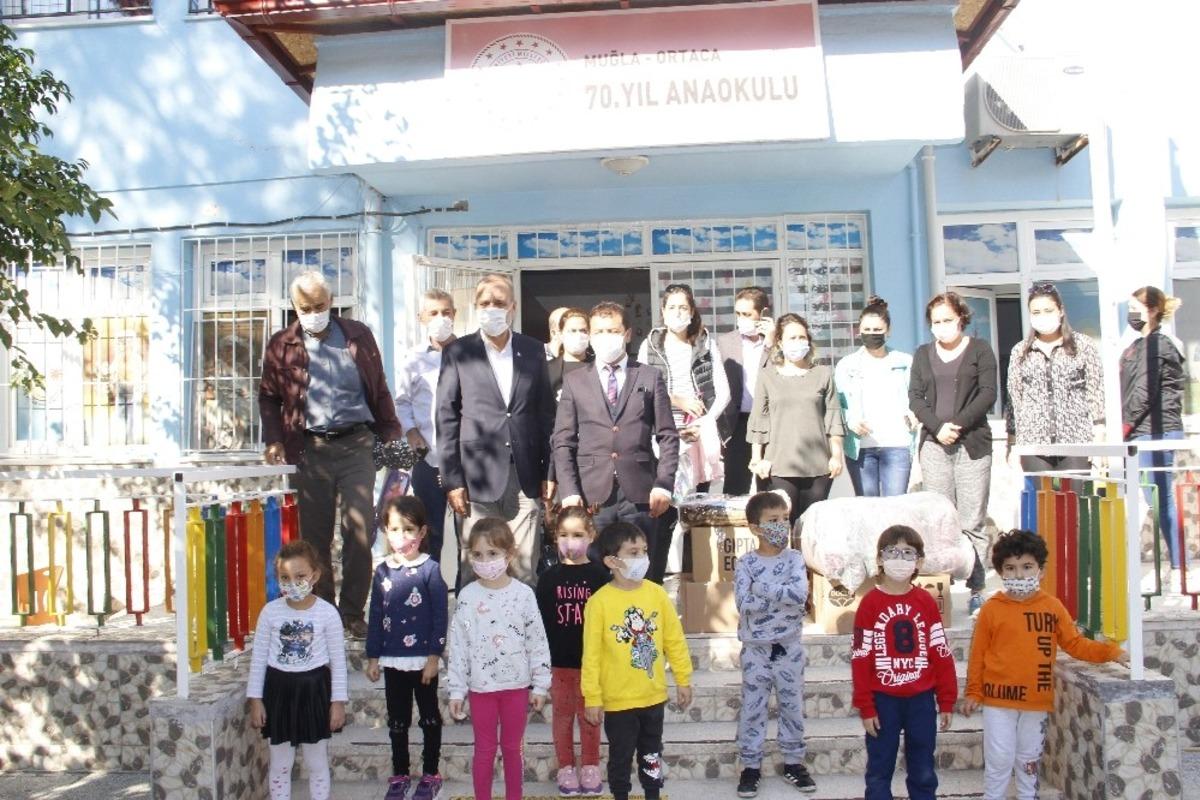 Kendileri k&uuml;&ccedil;&uuml;k y&uuml;rekleri b&uuml;y&uuml;k